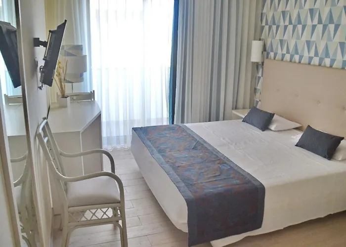Ouril Hotel Julia